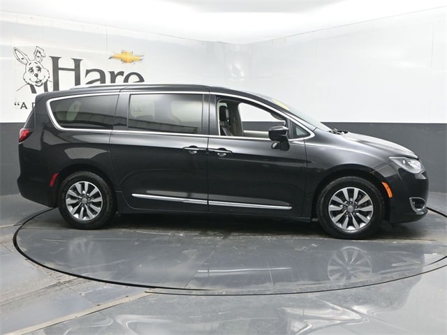 2020 Chrysler Pacifica Touring L Plus's photo