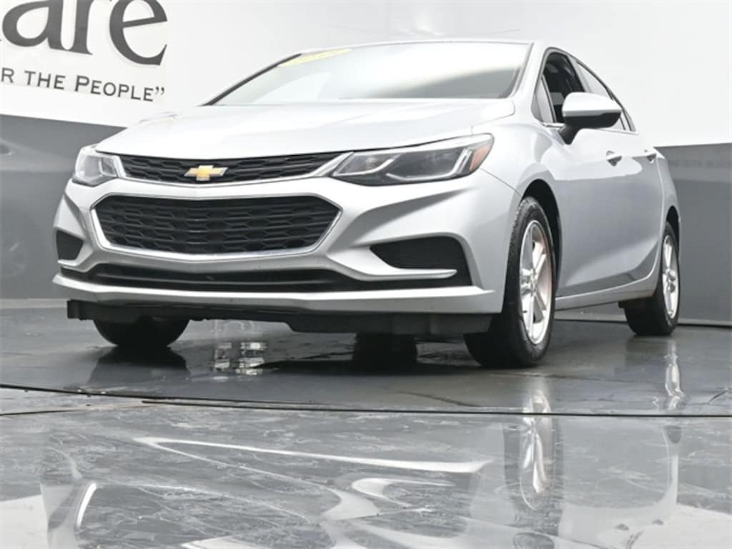 Used 2018 Chevrolet Cruze LT Auto Sedan