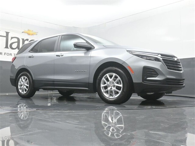 2024 Chevrolet Equinox LS photo 2