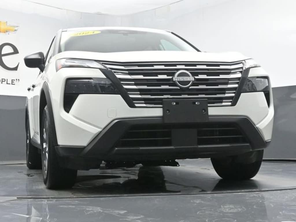 Used 2024 Nissan Rogue S SUV