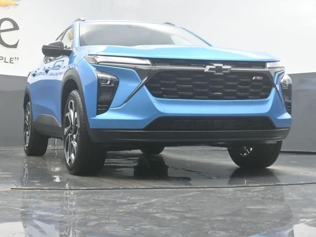 Used 2025 Chevrolet Trax 2RS SUV