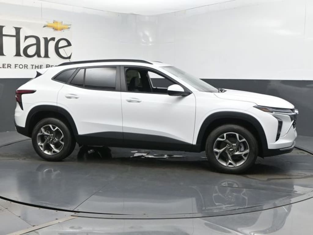 Used 2025 Chevrolet Trax LT SUV