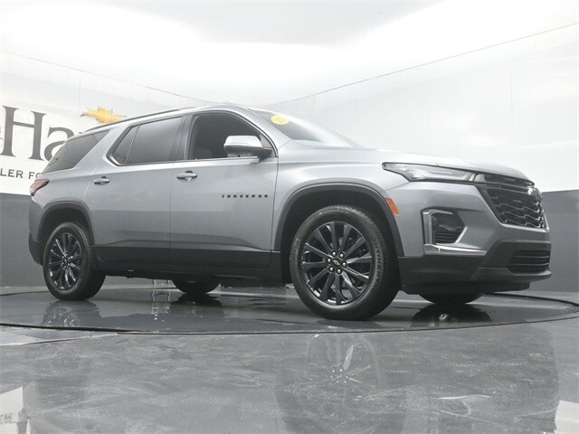 2023 Chevrolet Traverse RS photo 2