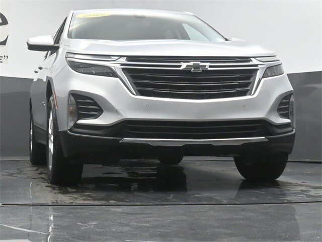 2022 Chevrolet Equinox LT photo 3