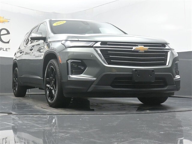 2023 Chevrolet Traverse Cloth 1LT photo 3