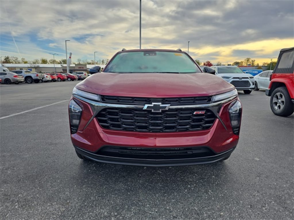 Used 2025 Chevrolet Trax 2RS SUV