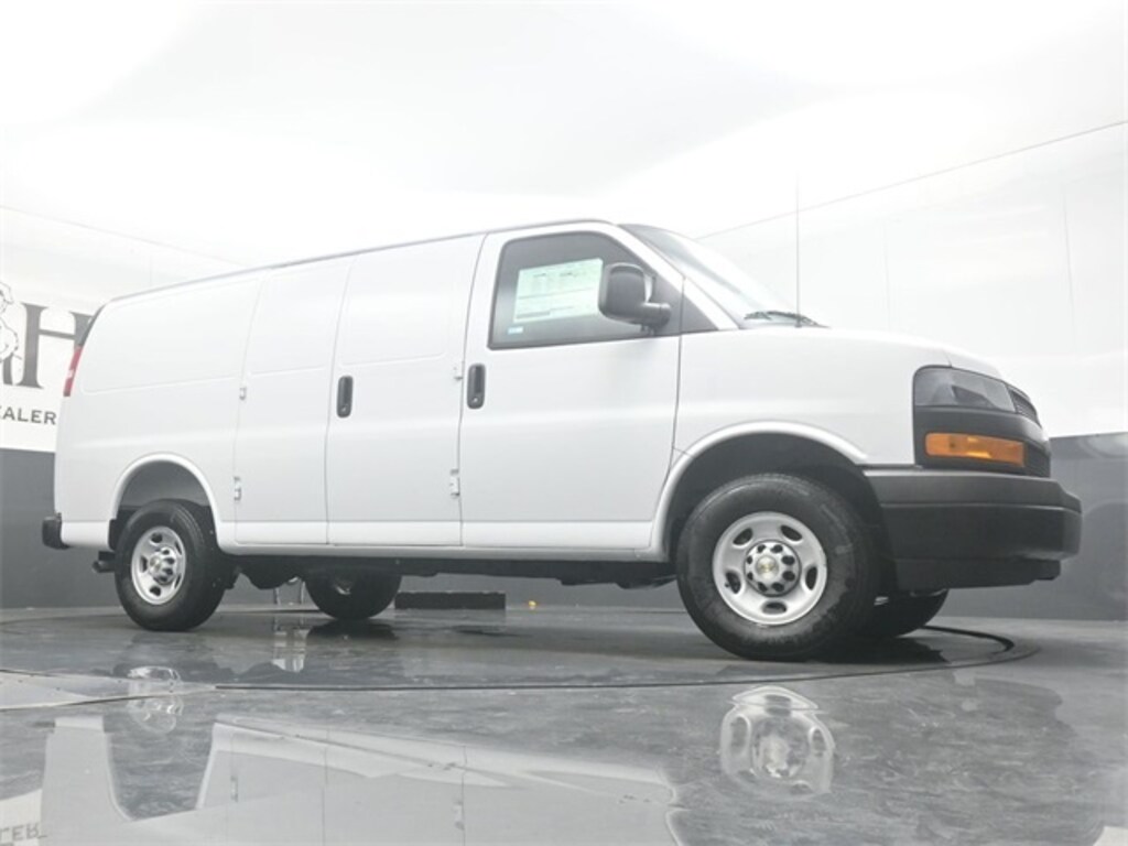 New 2025 Chevrolet Express 3500 Work Van Van Cargo