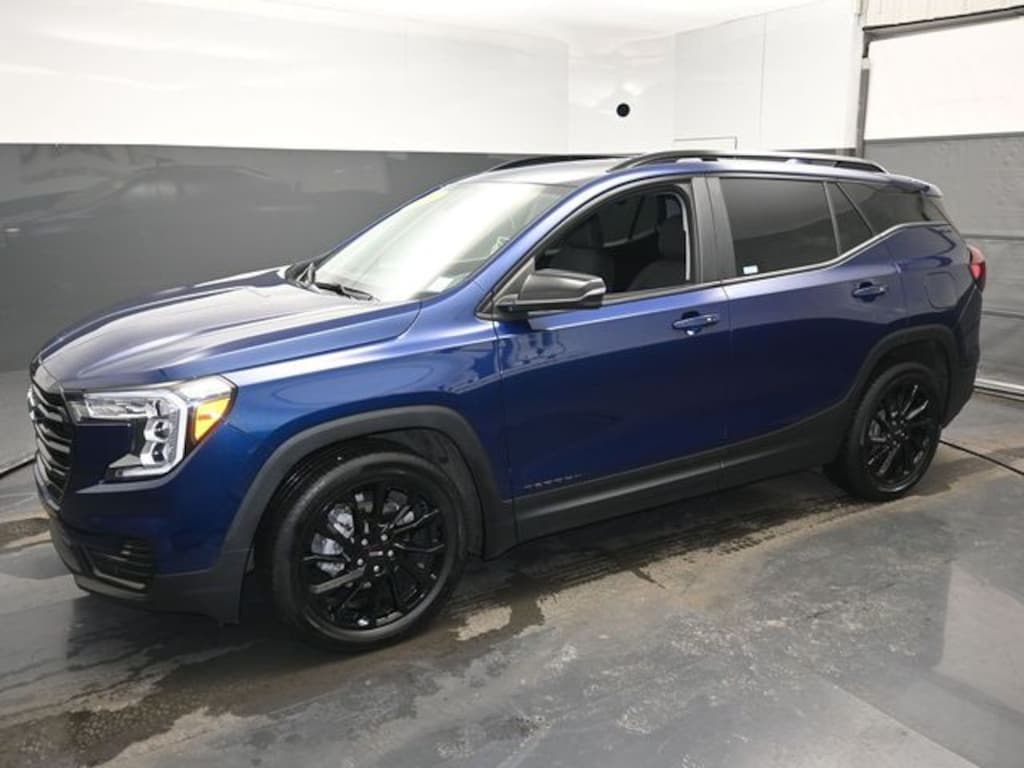 Used 2023 GMC Terrain SLE SUV