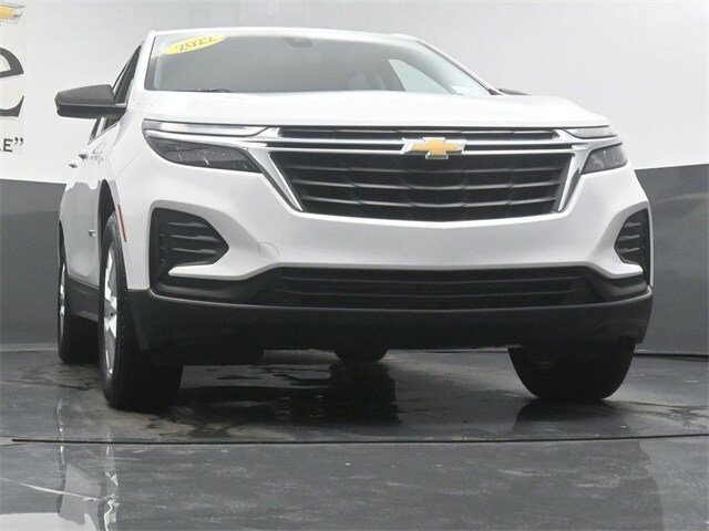 2022 Chevrolet Equinox LS photo 3