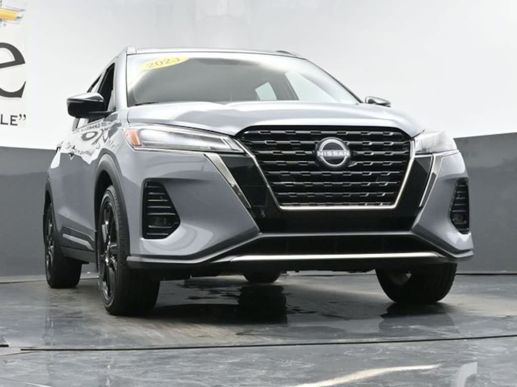 Used 2023 Nissan Kicks SR SUV