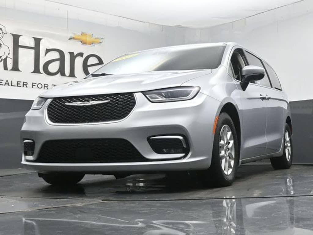 Used 2023 Chrysler Pacifica Touring L Van Passenger Van
