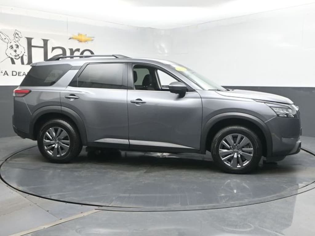 Used 2025 Nissan Pathfinder SV SUV