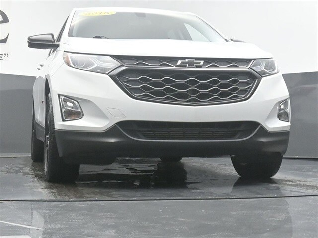 2018 Chevrolet Equinox LT photo 3