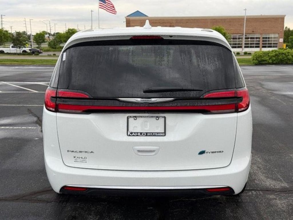 Used 2022 Chrysler Pacifica Hybrid Touring L Van Passenger Van