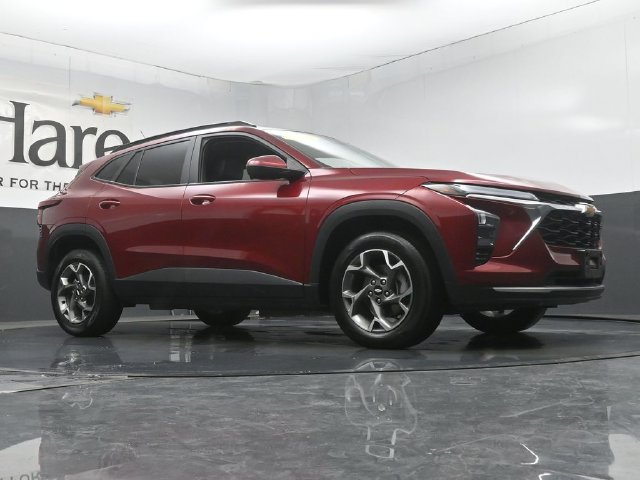 Used 2025 Chevrolet Trax LT SUV