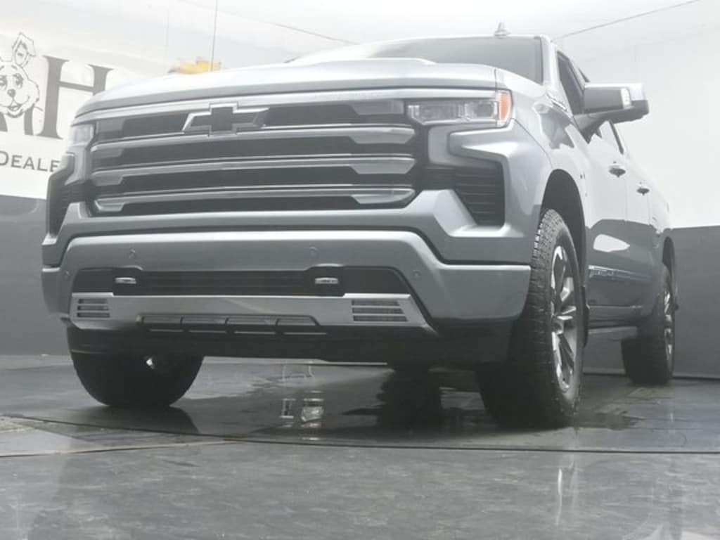 Used 2025 Chevrolet Silverado 1500 High Country Truck Crew Cab