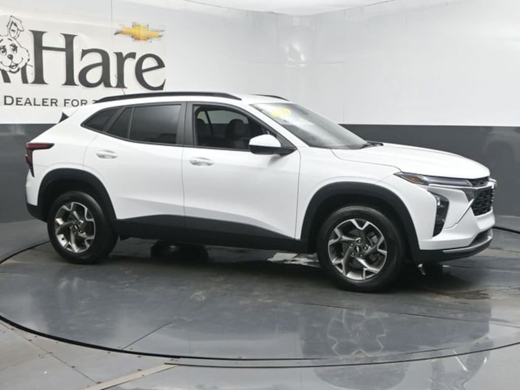 Used 2025 Chevrolet Trax LT SUV