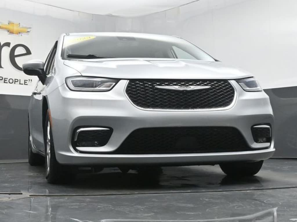 Used 2023 Chrysler Pacifica Touring L Van Passenger Van