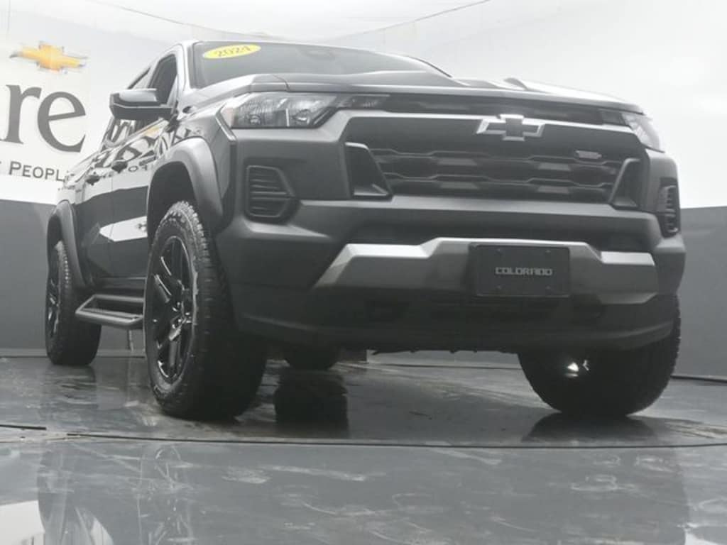 Used 2024 Chevrolet Colorado Trail Boss Truck Crew Cab