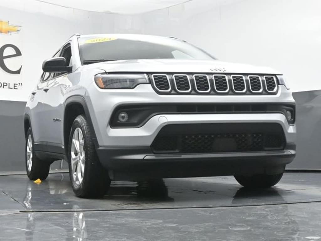 Used 2024 Jeep Compass Latitude SUV