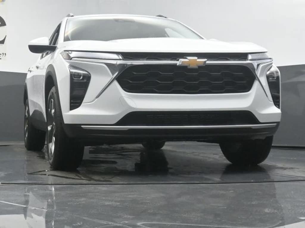 Used 2025 Chevrolet Trax LT SUV
