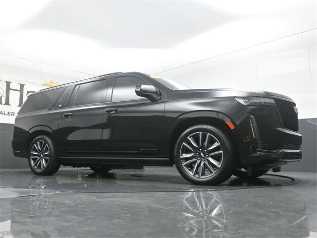 2023 Cadillac Escalade ESV Sport photo 2