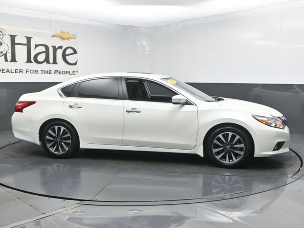 Used 2017 Nissan Altima 2.5 SV Sedan