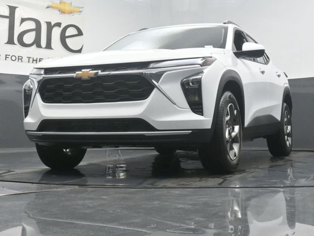 Used 2025 Chevrolet Trax LT SUV