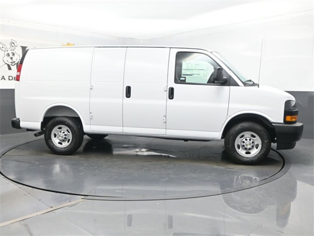 New 2025 Chevrolet Express 3500 Work Van Van Cargo