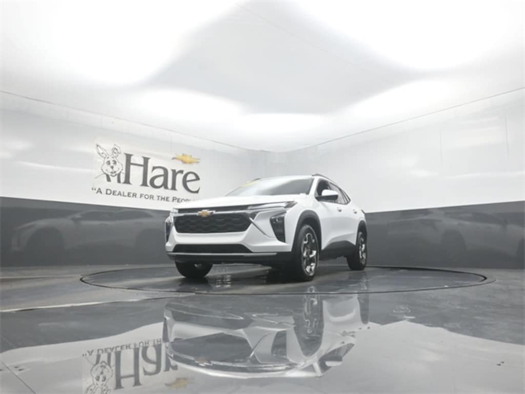 Used 2025 Chevrolet Trax LT SUV