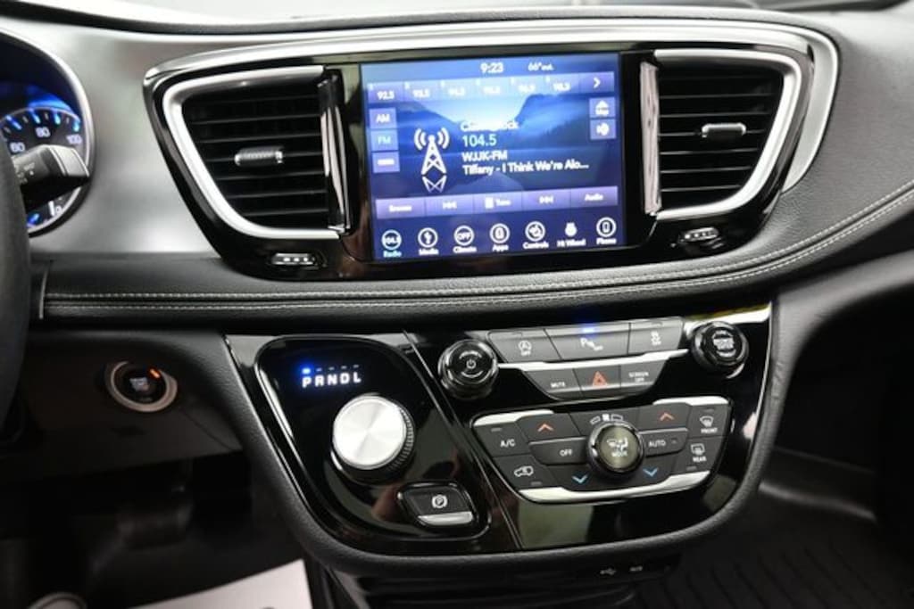 Used 2019 Chrysler Pacifica Limited Van Passenger Van