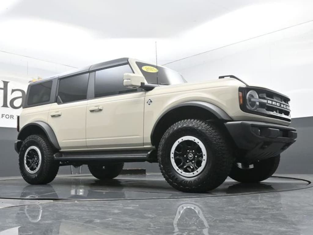 Used 2025 Ford Bronco Outer Banks SUV