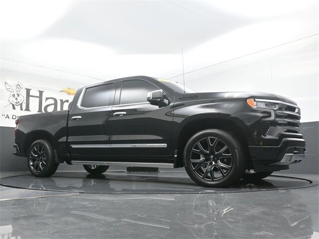 2023 Chevrolet Silverado 1500 High Country photo 3