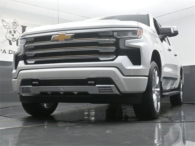 2022 Chevrolet Silverado 1500 High Country photo 4