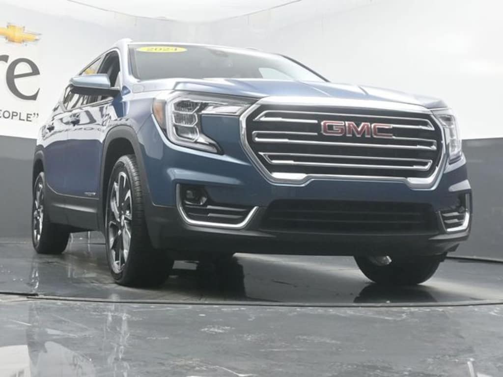 Used 2024 GMC Terrain SLT SUV