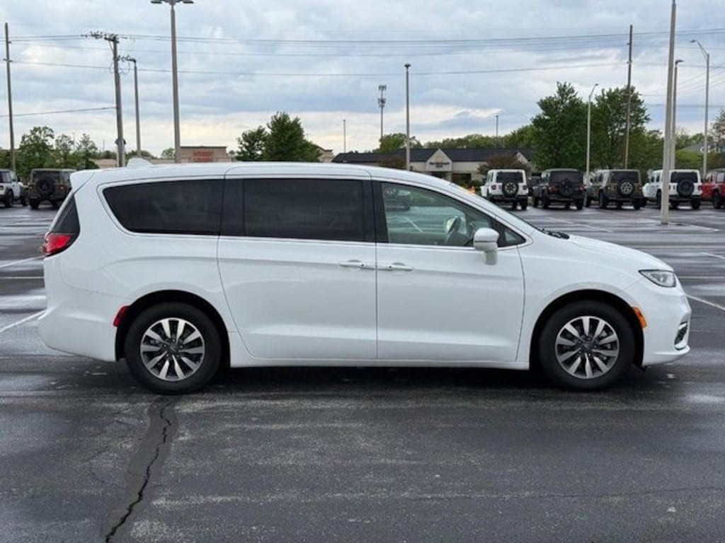 Used 2022 Chrysler Pacifica Hybrid Touring L Van Passenger Van