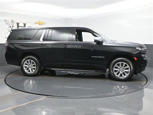 2024 Chevrolet Suburban Premier photo 2