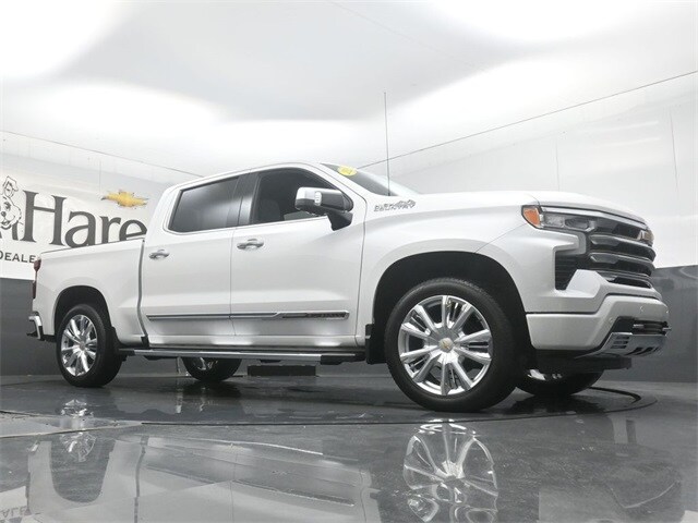 2022 Chevrolet Silverado 1500 High Country photo 2