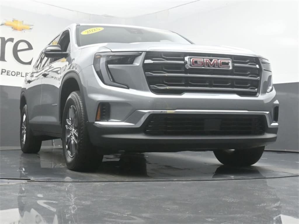 Used 2025 GMC Acadia Elevation SUV