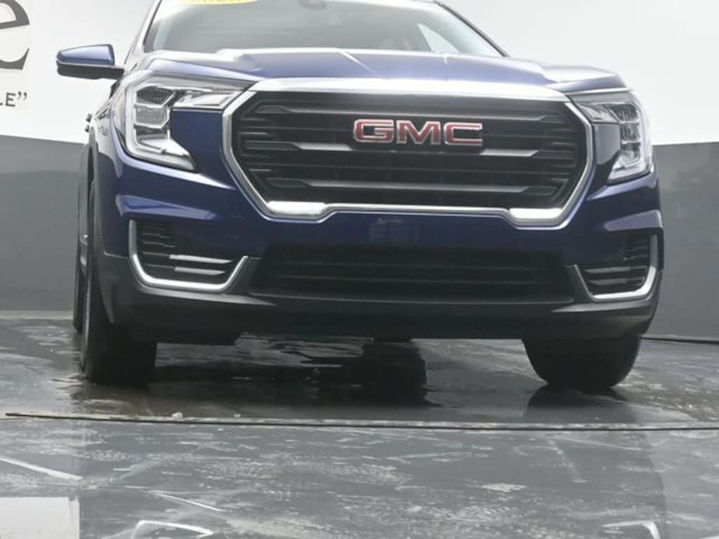 Used 2023 GMC Terrain SLE SUV