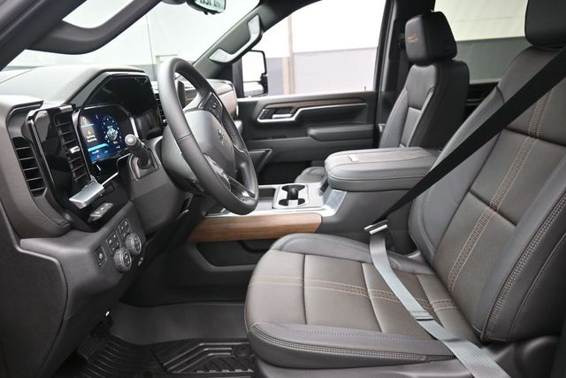 2026 Chevrolet Silverado 2500 HD High Country - Photo 8
