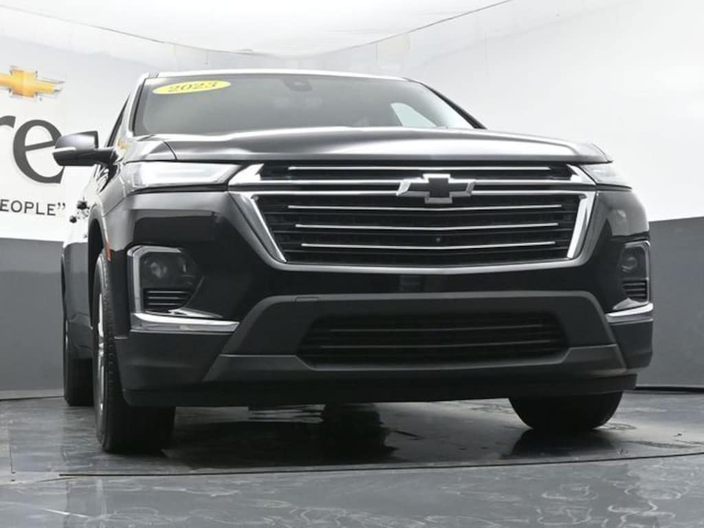 Used 2023 Chevrolet Traverse LT Cloth w/1LT SUV