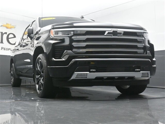 2023 Chevrolet Silverado 1500 High Country photo 4