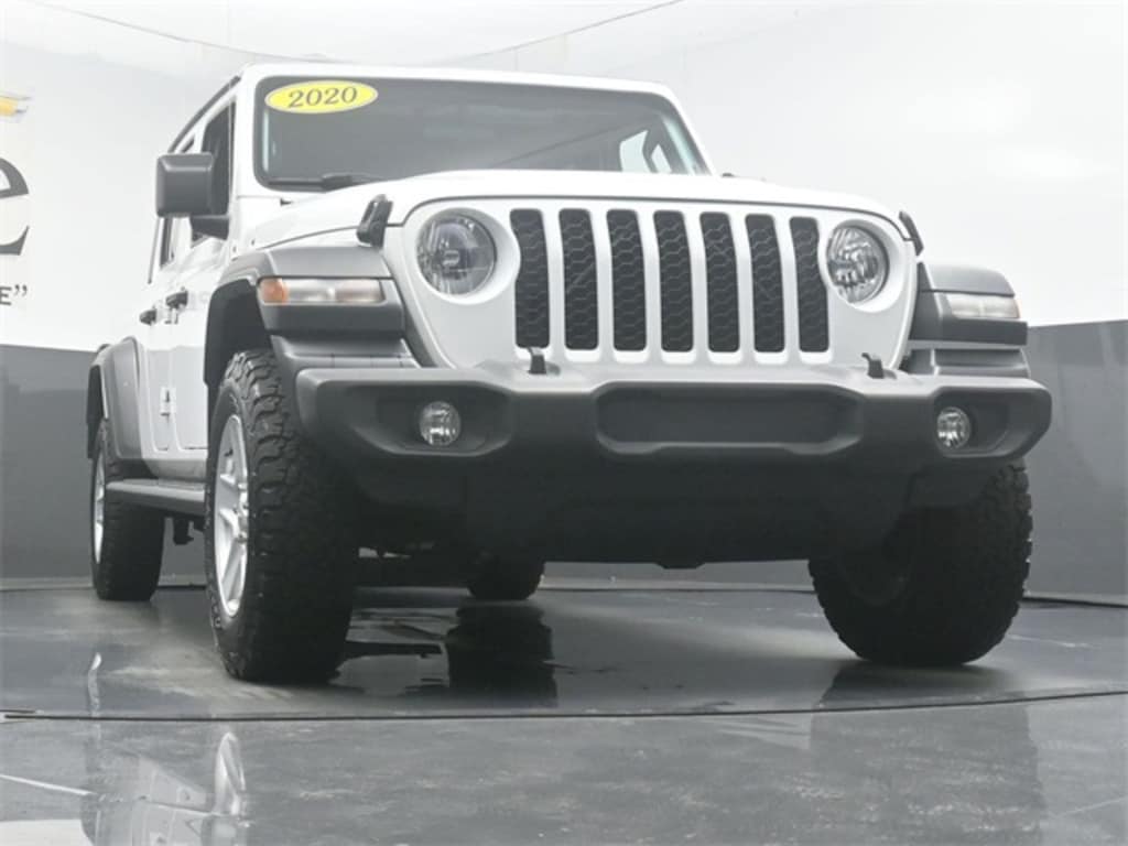 Used 2020 Jeep Gladiator Sport Truck Crew Cab