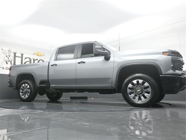 2024 Chevrolet Silverado 2500HD Custom photo 2