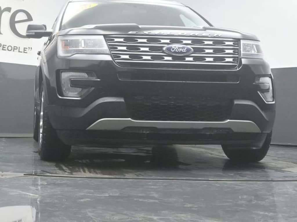 Used 2017 Ford Explorer XLT SUV