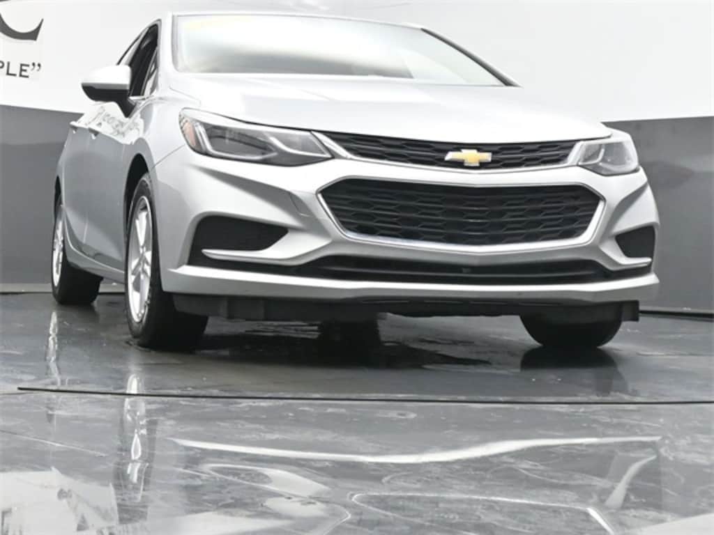 Used 2018 Chevrolet Cruze LT Auto Sedan