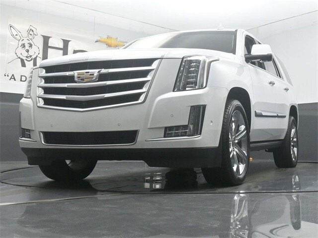 2017 Cadillac Escalade Premium Luxury photo 4