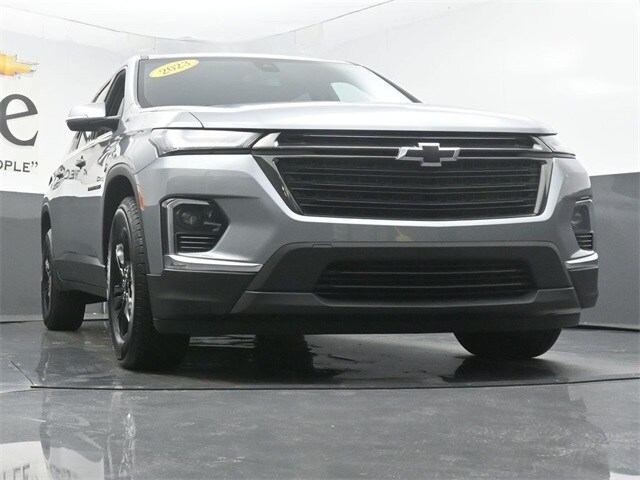 2023 Chevrolet Traverse Cloth 1LT photo 3