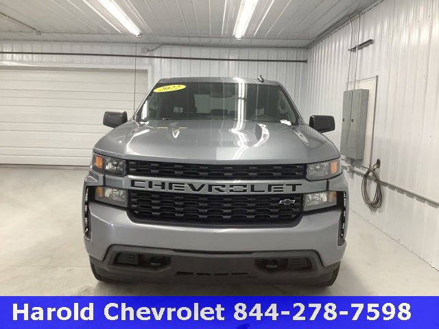 Used 2022 Chevrolet Silverado 1500 Limited Custom with VIN 1GCPYBEKXNZ107752 for sale in Angola, IN